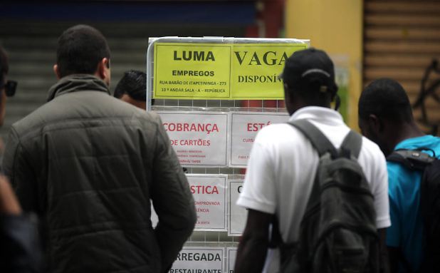 Desemprego vai a 13% e tem 1ª queda desde 2014 com alta da informalidade
